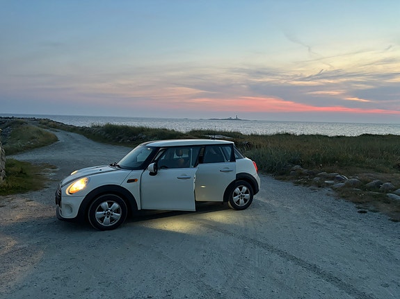 MINI One 2 of 5