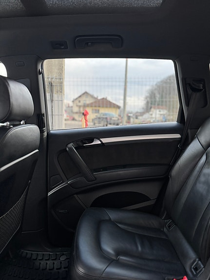Audi Q7 25 of 30