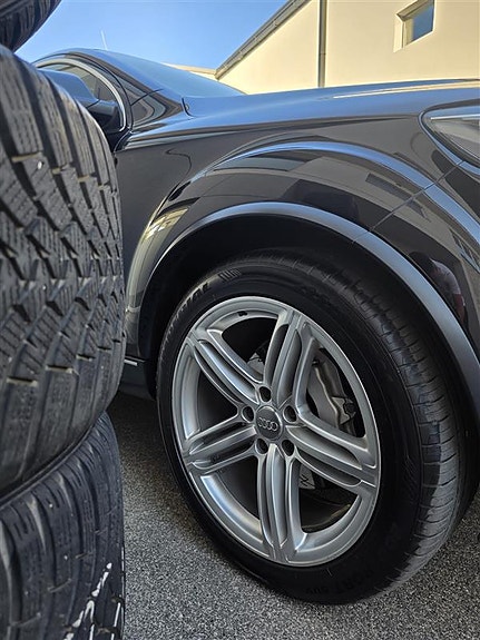 Audi Q7 9 of 30