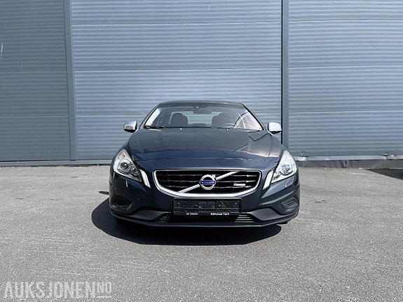 Volvo S60 2 of 5