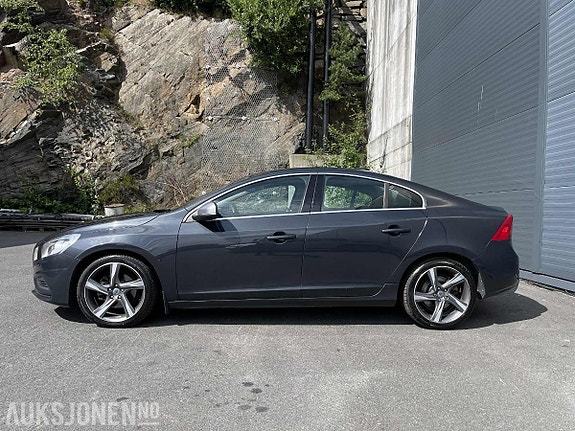Volvo S60 3 of 5