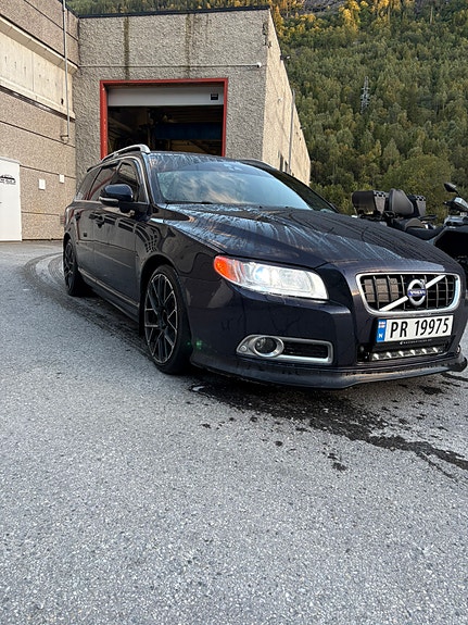 Volvo V70 5 of 5