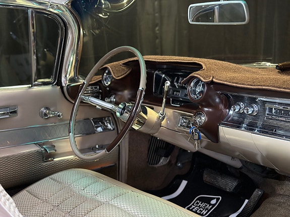 Cadillac Deville 28 of 30