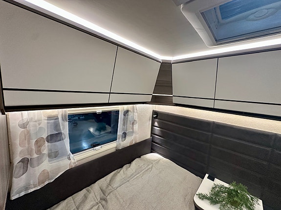 Bilde 35 av KABE ESTATE 470 GLE/Designpakke/Komfortpakke1/Steikeovn/Ekstern ruterantenne.