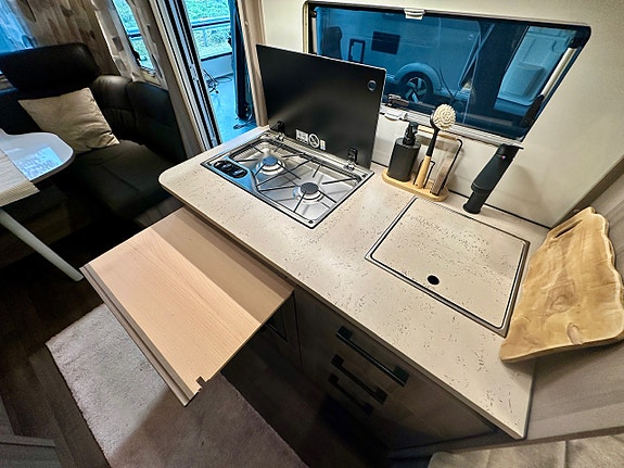 Bilde 23 av KABE ESTATE 470 GLE/Designpakke/Komfortpakke1/Steikeovn/Ekstern ruterantenne.