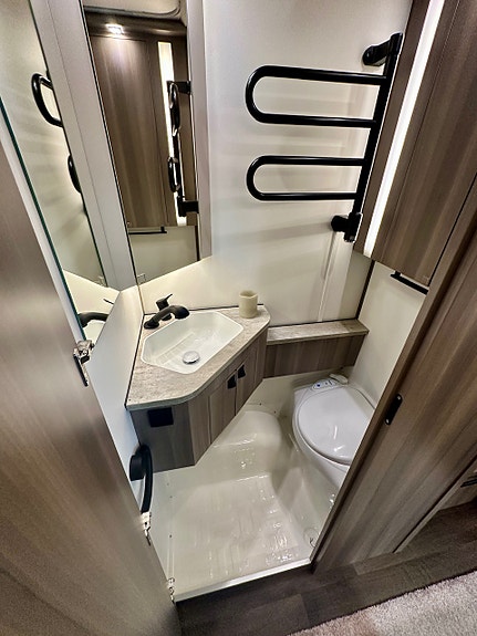 Bilde 29 av KABE ESTATE 470 GLE/Designpakke/Komfortpakke1/Steikeovn/Ekstern ruterantenne.