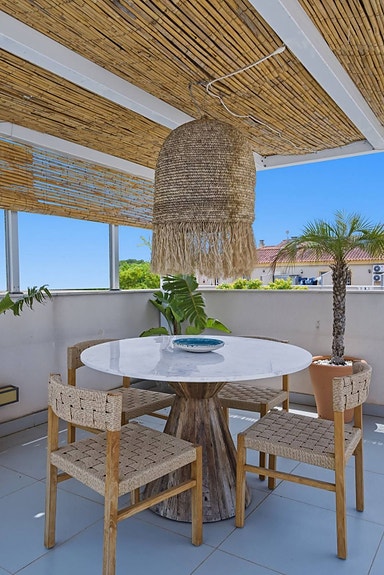 Moderne toppleilighet med 3 soverom og stor privat takterrasse