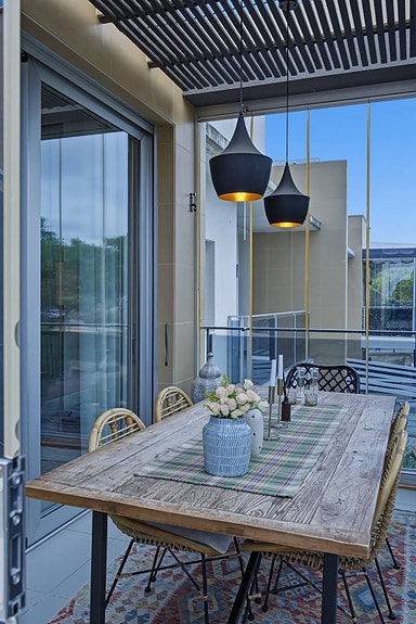 Moderne toppleilighet med 3 soverom og stor privat takterrasse