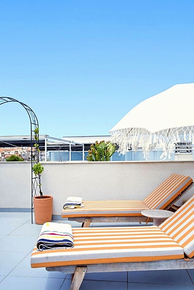 Moderne toppleilighet med 3 soverom og stor privat takterrasse