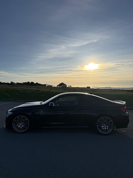 BMW M4 3 of 18