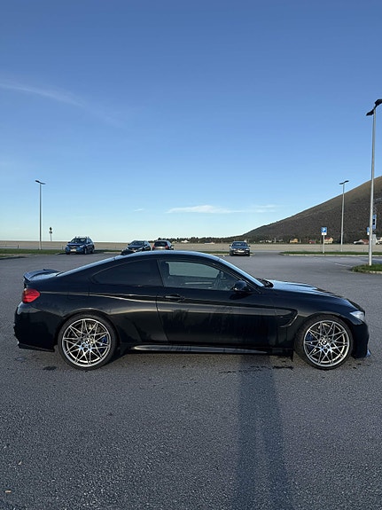 BMW M4 8 of 18