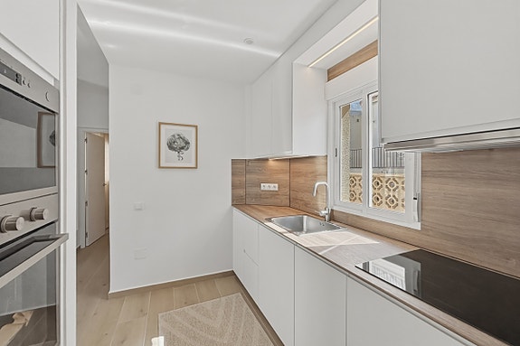 Totalrenovert villa med 3 soverom, romslig uteplass og fellesbasseng – 700 meter fra stranden