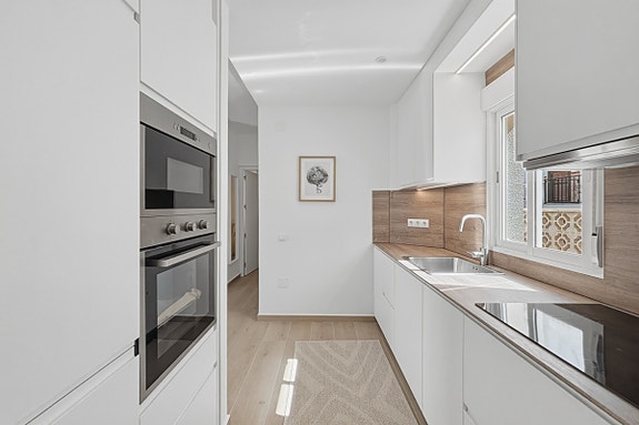 Totalrenovert villa med 3 soverom, romslig uteplass og fellesbasseng – 700 meter fra stranden