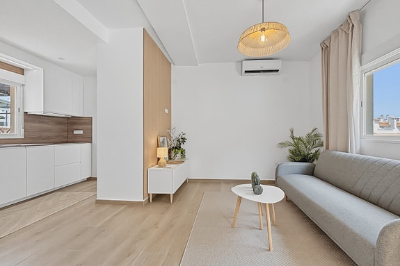 Totalrenovert villa med 3 soverom, romslig uteplass og fellesbasseng – 700 meter fra stranden
