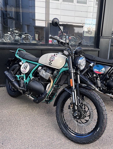 Royal Enfield BEAR 650 4 of 5