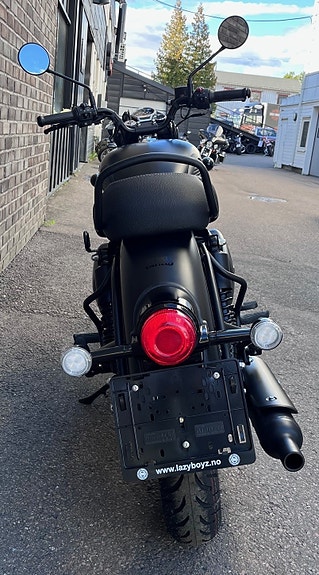 Royal Enfield Classic 350 9 of 16