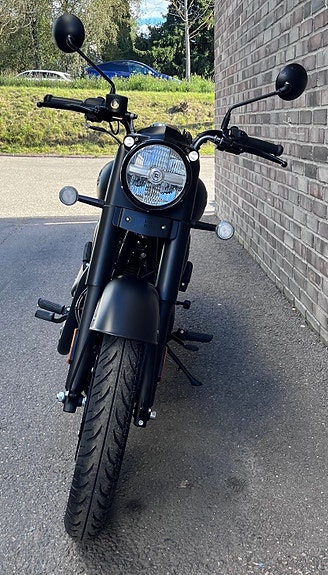 Royal Enfield Classic 350 8 of 16