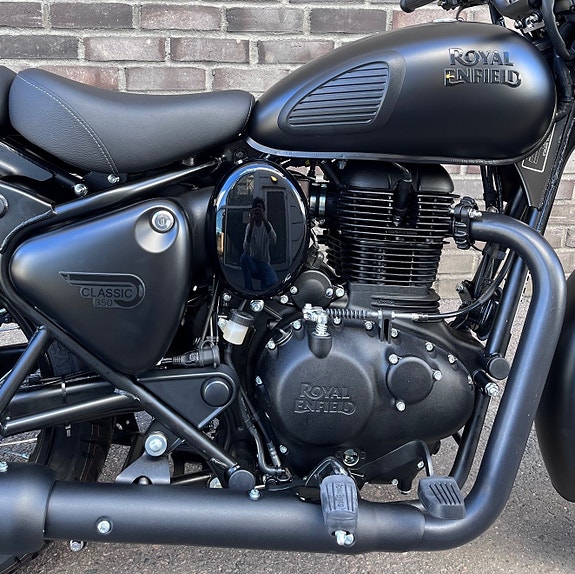 Royal Enfield Classic 350 4 of 5