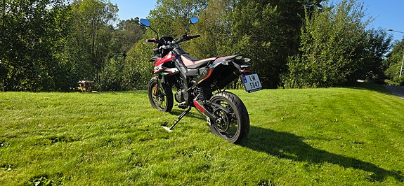 Aprilia SX125 3 of 5