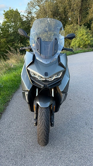 BMW C 400 GT 2 of 26