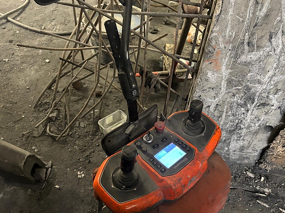 Husqvarna DXR300 fjernstyrt rivningsrobot - Hammer - Skuffe - Leveringsklar 19 of 22