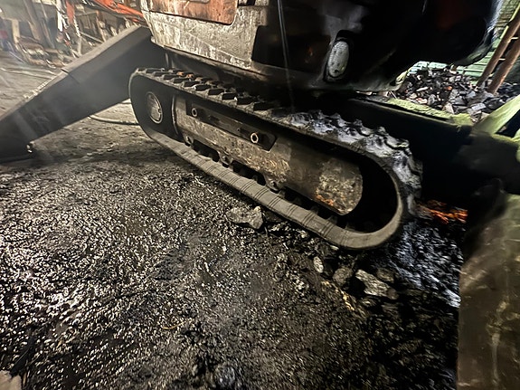 Husqvarna DXR300 fjernstyrt rivningsrobot - Hammer - Skuffe - Leveringsklar 17 of 22