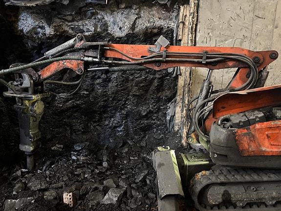 Husqvarna DXR300 fjernstyrt rivningsrobot - Hammer - Skuffe - Leveringsklar 8 of 22