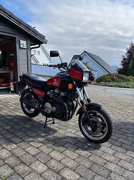 Honda CB700SC Nighthawk S 3 of 5