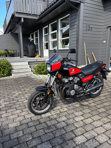 Honda CB700SC Nighthawk S 2 of 5