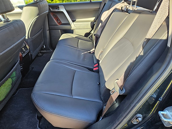Toyota Land Cruiser 17 of 17