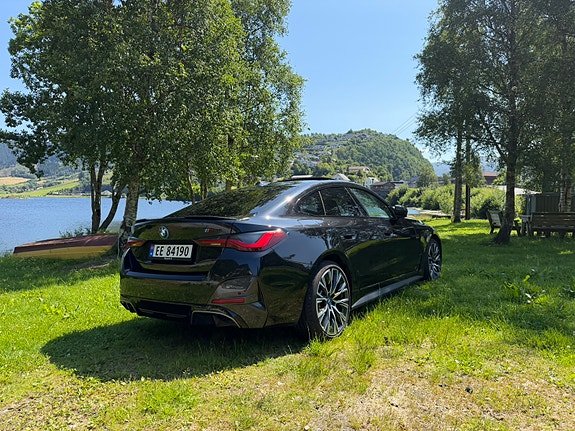 BMW i4 4 of 5