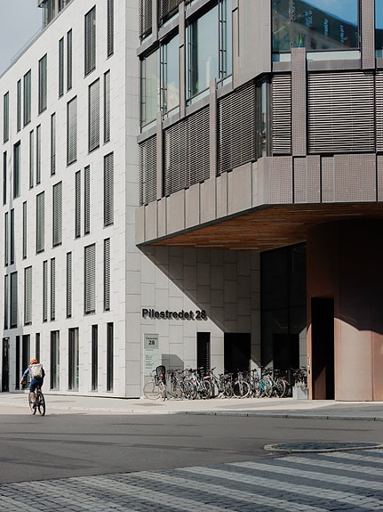 Inngangspartiet til kontoret i Pilestredet 28