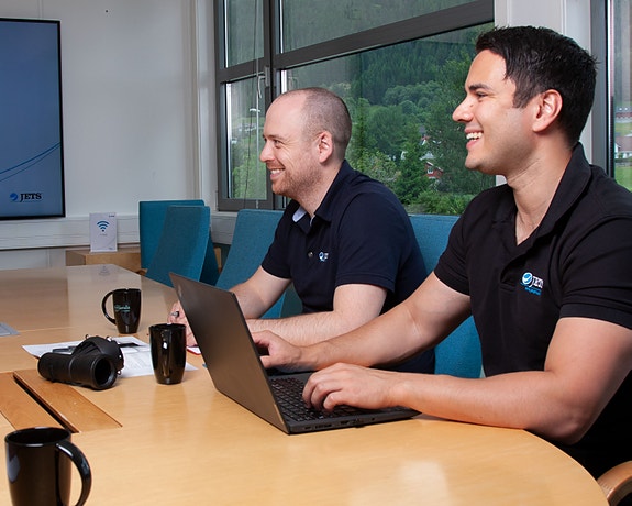 Utvikling, bærekraft og teknologi er kjernen i vår forretningsfilosofi.