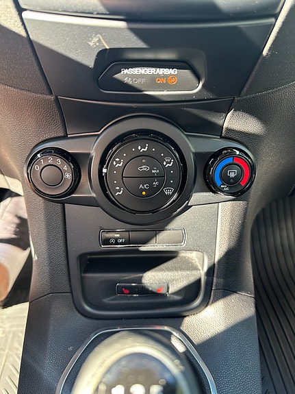 Ford Fiesta 9 of 20
