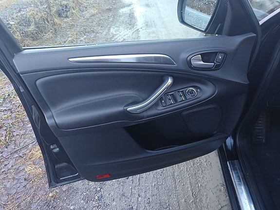 Ford S-MAX 30 of 30