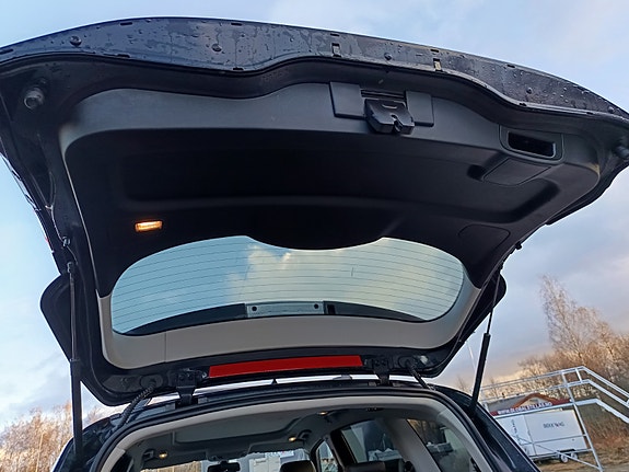 Ford S-MAX 17 of 30