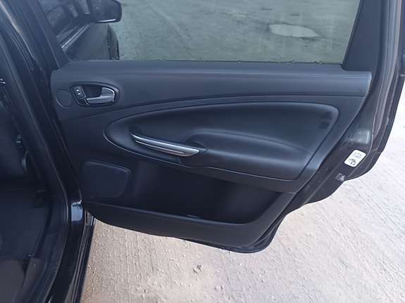 Ford S-MAX 23 of 30
