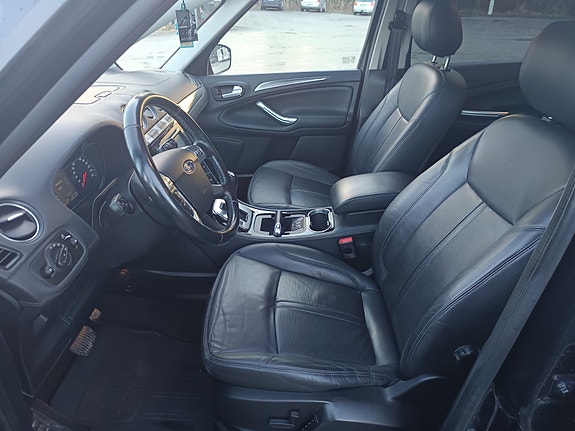Ford S-MAX 29 of 30
