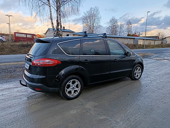 Ford S-MAX 4 of 30