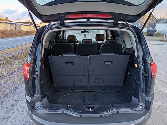 Ford S-MAX 16 of 30
