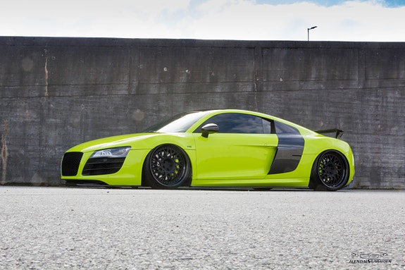 Audi R8 6 of 30