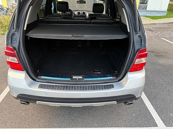 Mercedes-Benz ML280 8 of 30