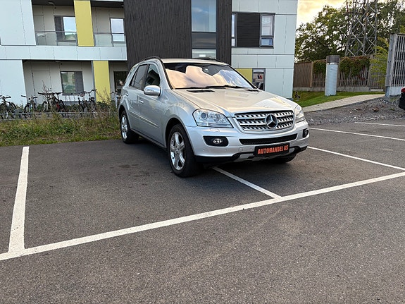 Mercedes-Benz ML280 3 of 30