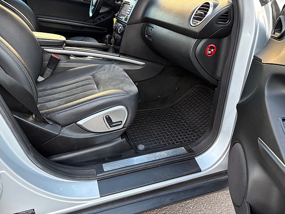Mercedes-Benz ML280 19 of 30
