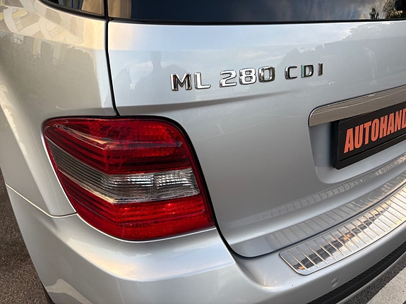 Mercedes-Benz ML280 13 of 30
