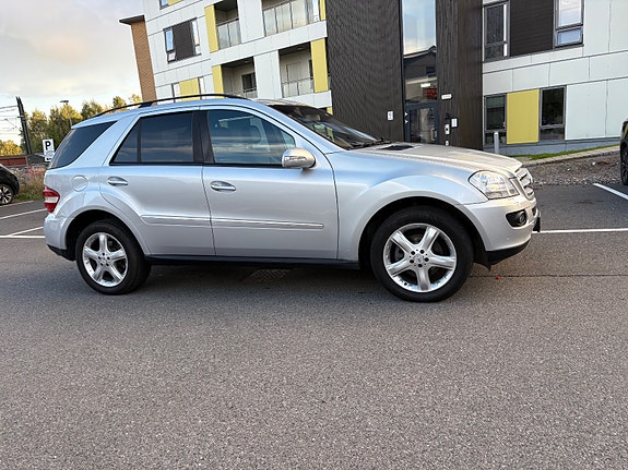 Mercedes-Benz ML280 5 of 30