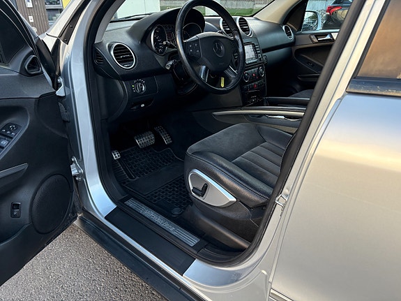 Mercedes-Benz ML280 17 of 30