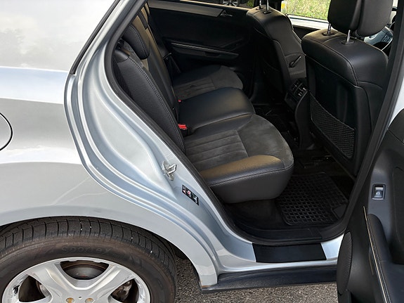 Mercedes-Benz ML280 22 of 30