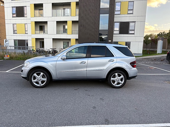Mercedes-Benz ML280 6 of 30
