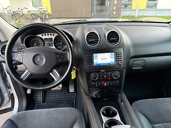 Mercedes-Benz ML280 29 of 30